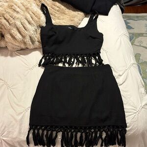 Lulu's Black Garment Tag Detail